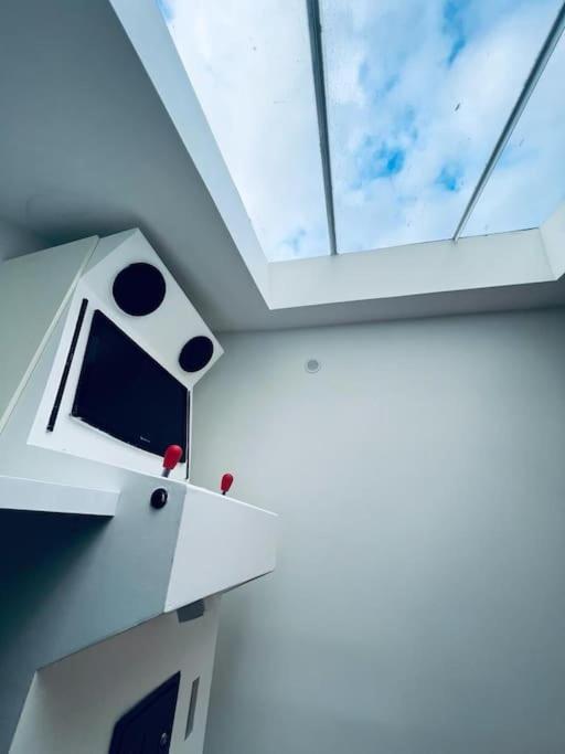 Unique Loft Apartment Located 15 Minutes From The Champs Elysees Saint-Ouen  Esterno foto