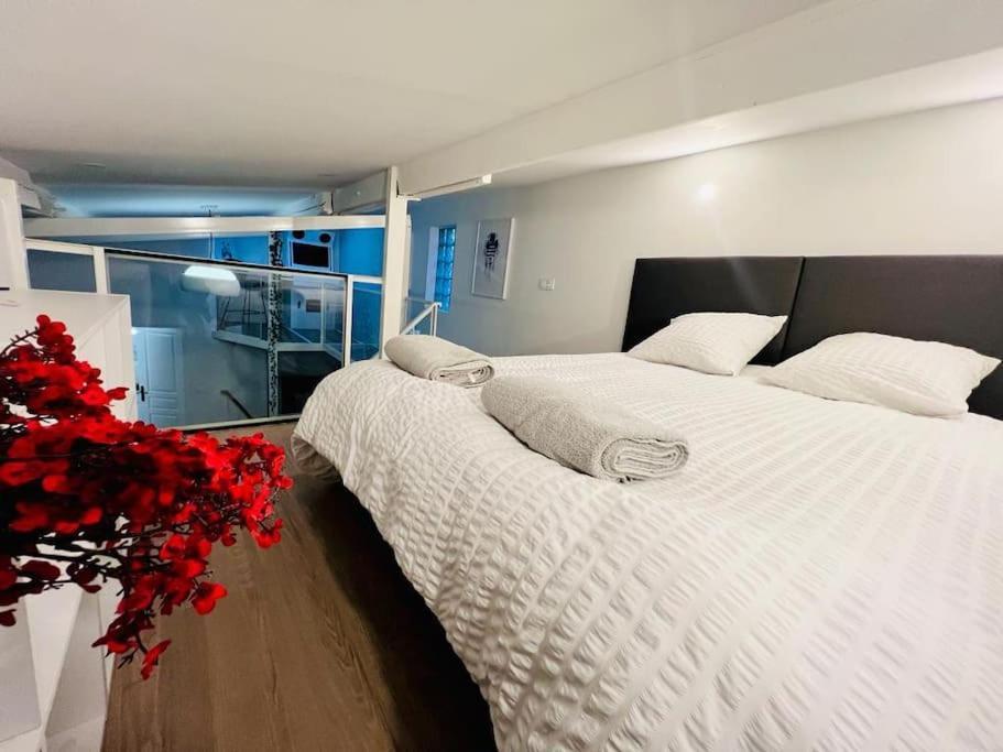 Unique Loft Apartment Located 15 Minutes From The Champs Elysees Saint-Ouen  Esterno foto