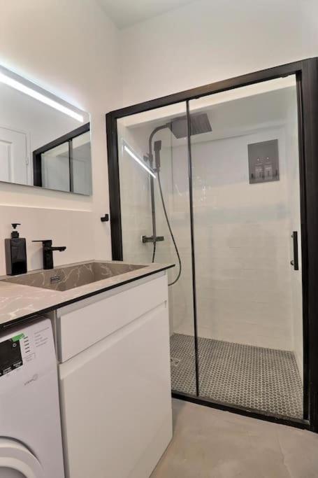 Unique Loft Apartment Located 15 Minutes From The Champs Elysees Saint-Ouen  Esterno foto